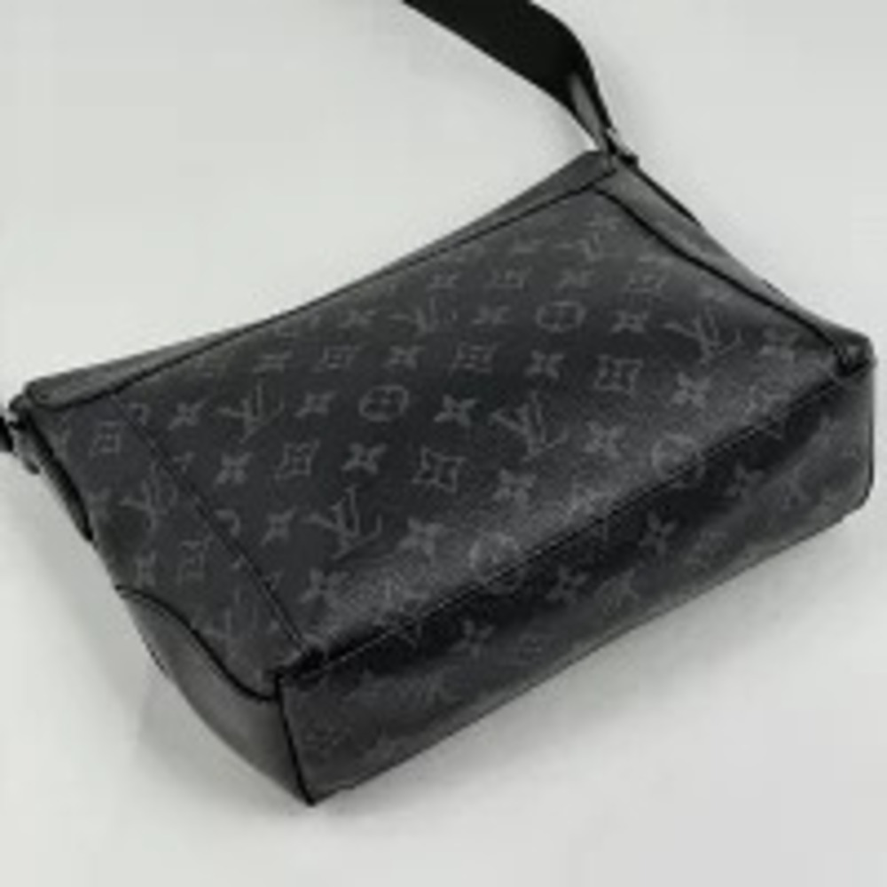 Louis Vuitton Shoulder Eclipse Messenger Bag Explorer Noir Black Monogram Black